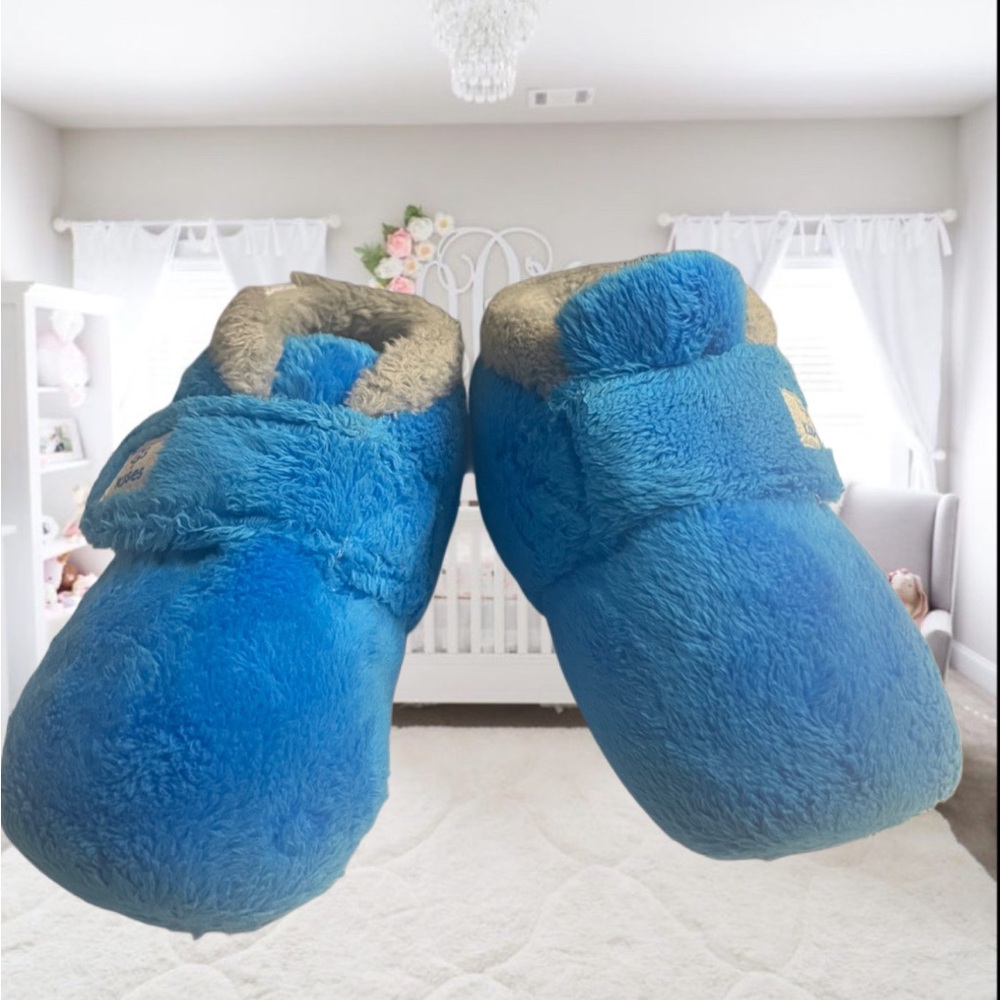 UGG Kisses Bixbee Faux Fur Booties - Baby COLOR: Blue  Size : 04/05 - Picture 3 of 6